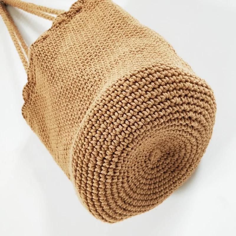 Scalloped Knit Tote Bag