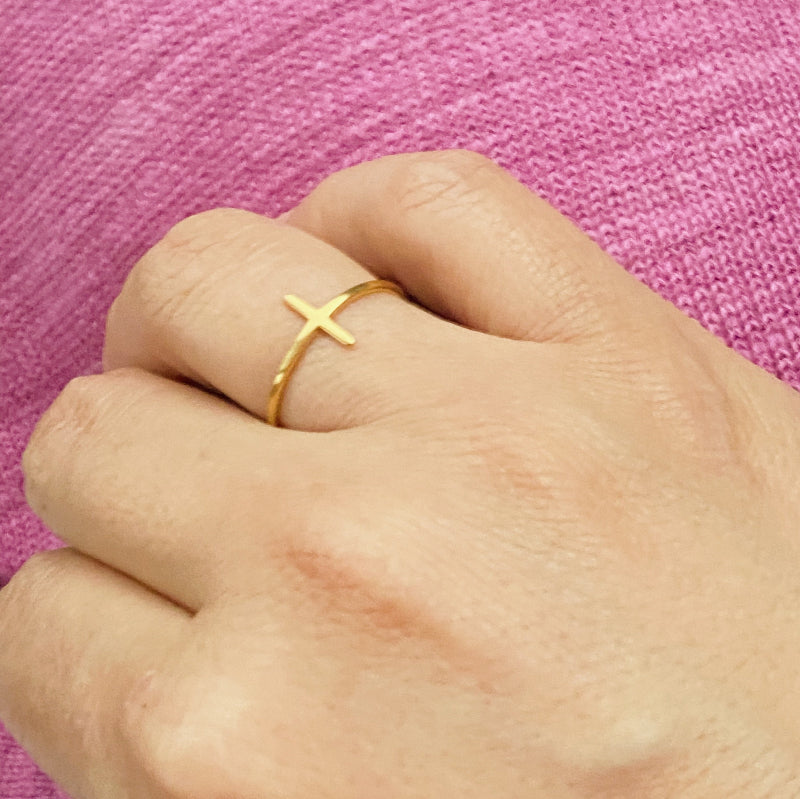 Dainty Side Cross Ring