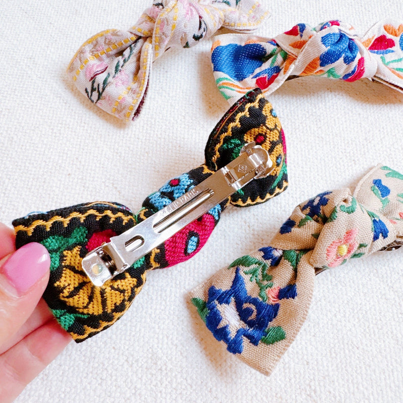 Jardin Fleur Embroidered Hair Clip