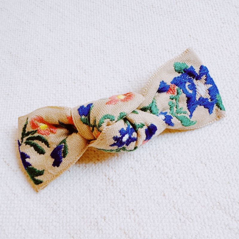 Jardin Fleur Embroidered Hair Clip