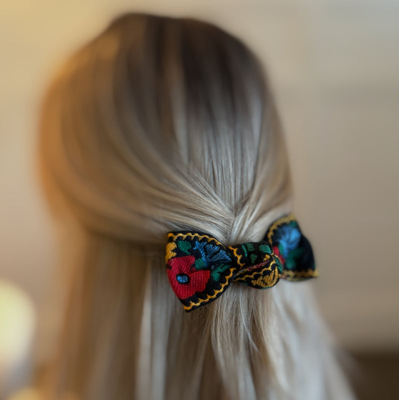 Jardin Fleur Embroidered Hair Clip