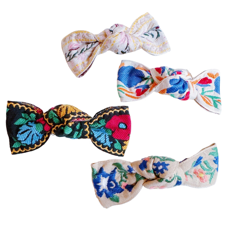 Jardin Fleur Embroidered Hair Clip