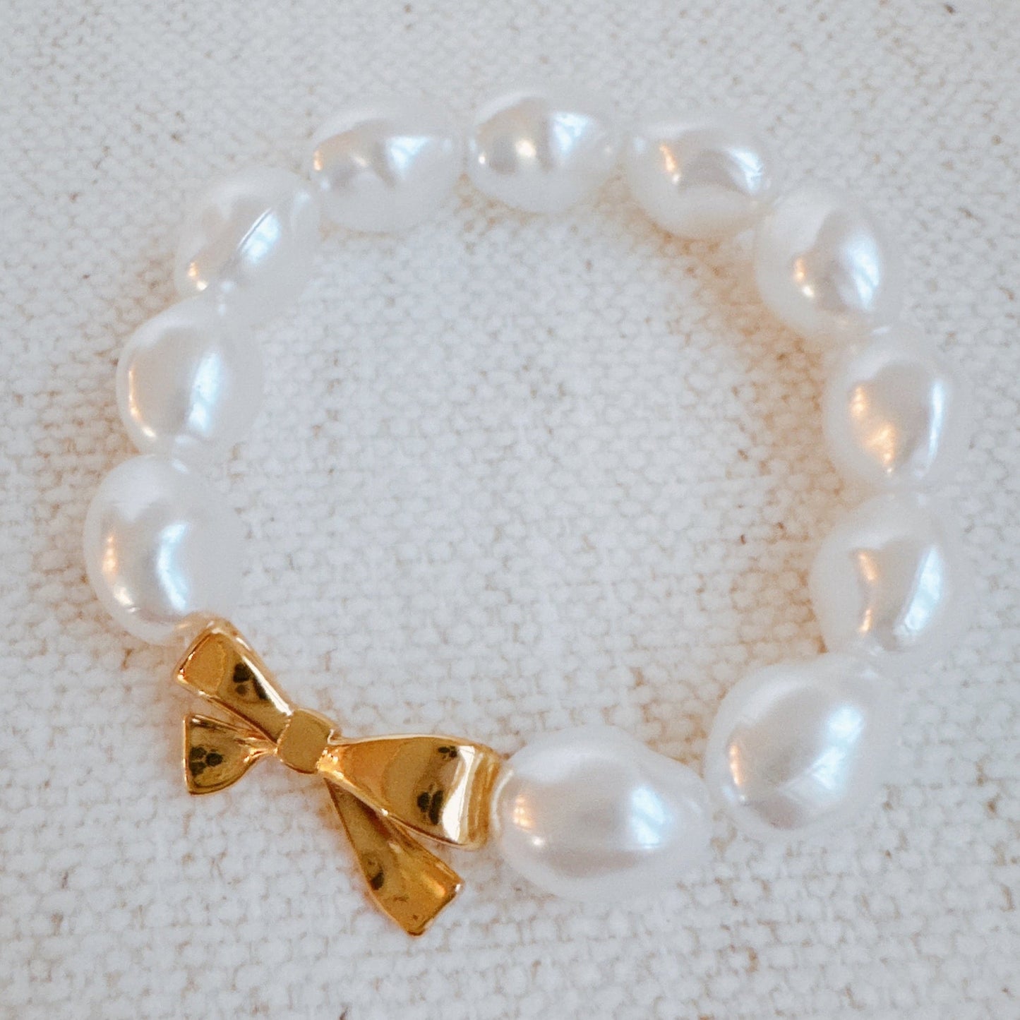 Golden Bow Pearls Stretch Bracelet
